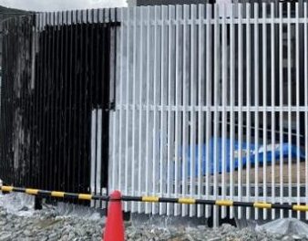 アルミフェンス塗装（プライマー塗装完了後）